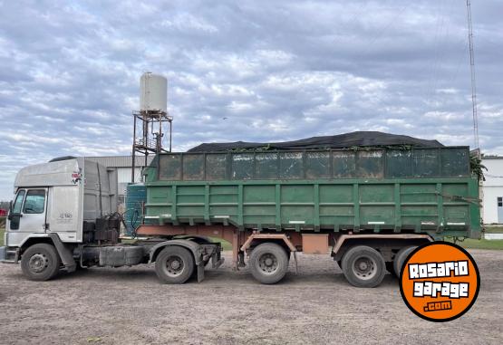 Camiones y Gr�as - Batea Petinari 2007 - En Venta