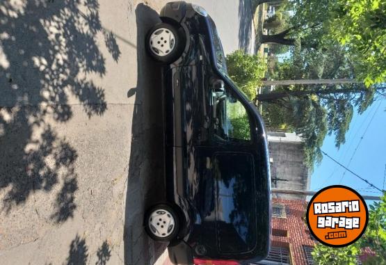 Utilitarios - Renault Kangoo 2015 GNC 150000Km - En Venta