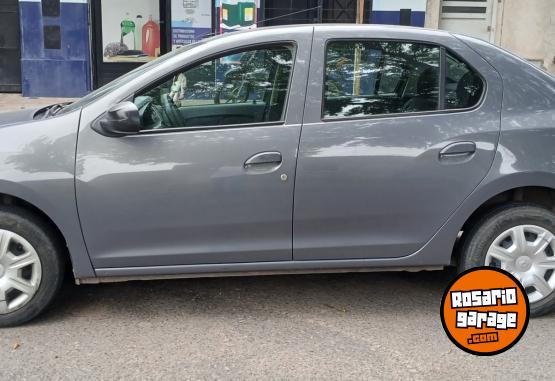 Autos - Renault Logan II authentic 1.6 2015 Nafta 87200Km - En Venta