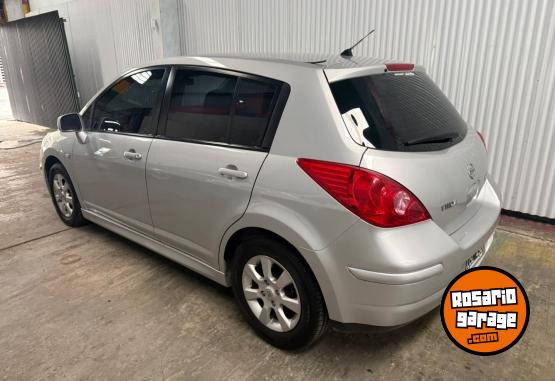 Autos - Nissan Tiida 2011 Nafta 173000Km - En Venta