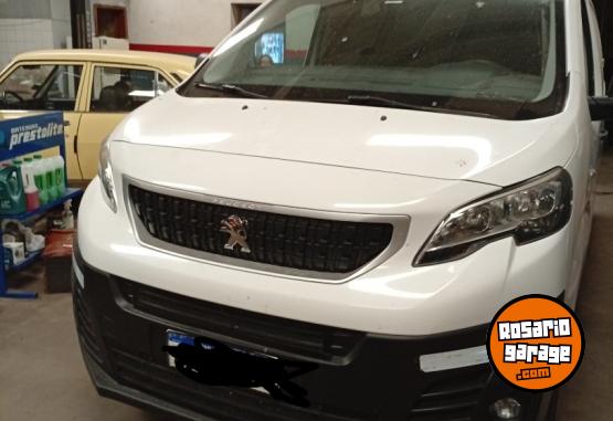 Utilitarios - Peugeot Expert 2023 Diesel 181000Km - En Venta
