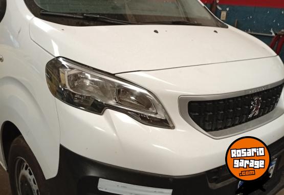 Utilitarios - Peugeot Expert 2023 Diesel 181000Km - En Venta
