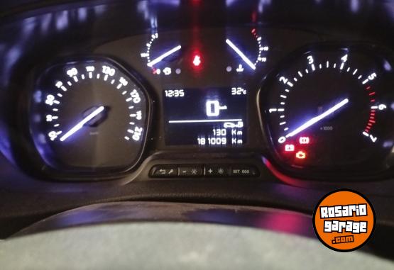 Utilitarios - Peugeot Expert 2023 Diesel 181000Km - En Venta