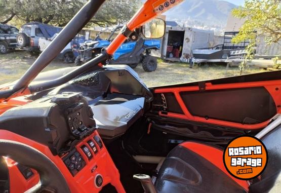 Cuatris y UTVs - Can Am Maverich rc 2021 con 204h 2021  2790Km - En Venta