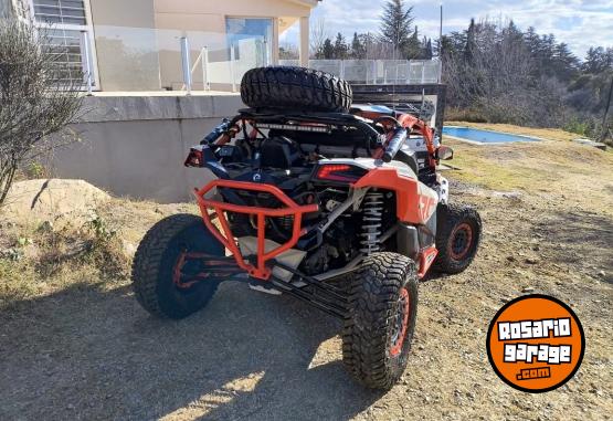 Cuatris y UTVs - Can Am Maverich rc 2021 con 204h 2021  2790Km - En Venta