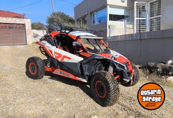 Cuatris y UTVs - Can Am Maverich rc 2021 con 204h 2021  2790Km - En Venta