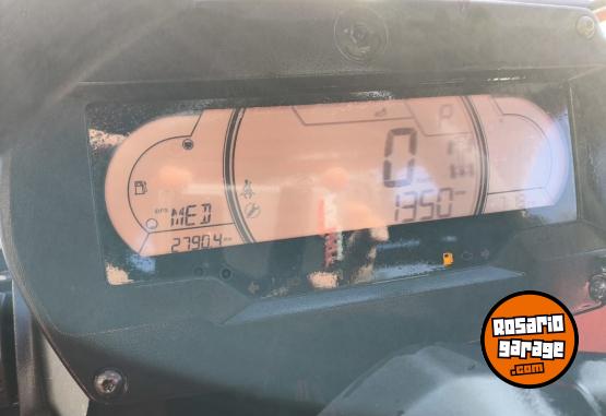 Cuatris y UTVs - Can Am Maverich rc 2021 con 204h 2021  2790Km - En Venta