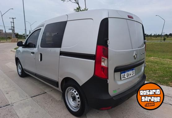Utilitarios - Renault Kangoo 2020 Diesel 130000Km - En Venta