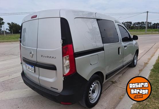 Utilitarios - Renault Kangoo 2020 Diesel 130000Km - En Venta