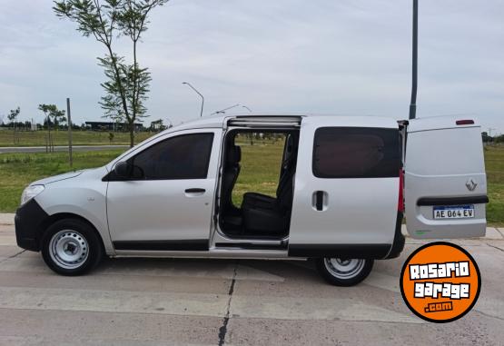 Utilitarios - Renault Kangoo 2020 Diesel 130000Km - En Venta