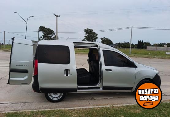 Utilitarios - Renault Kangoo 2020 Diesel 130000Km - En Venta