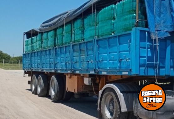 Camiones y Gr�as - Helvetica 13.50 - En Venta