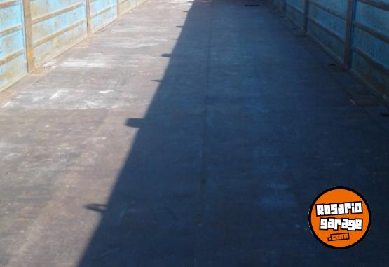 Camiones y Gr�as - Helvetica 13.50 - En Venta