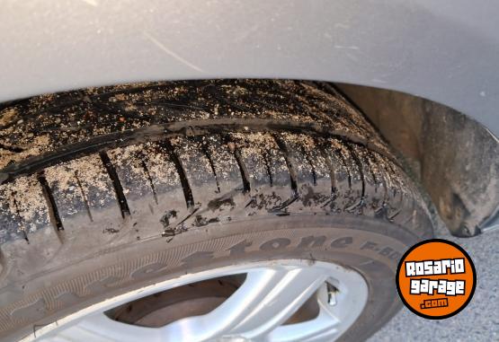 Autos - Volkswagen FOX 2005 trendline 1.6 2005 Nafta 165000Km - En Venta