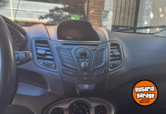 Autos - Ford Fiesta 2014 Nafta 130000Km - En Venta