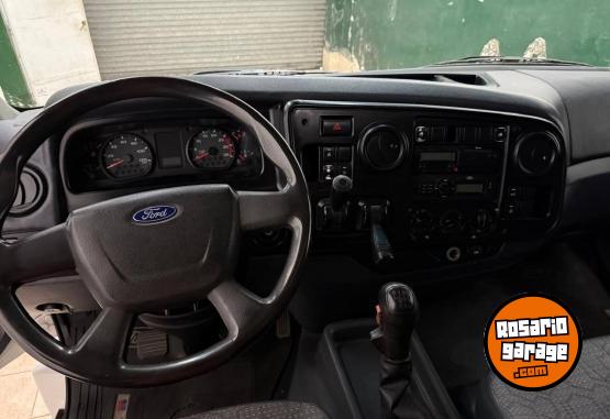 Camiones y Gr�as - Ford Cargo 1722 a�o 2016 - En Venta