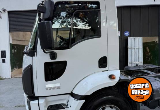 Camiones y Gr�as - Ford Cargo 1722 a�o 2016 - En Venta