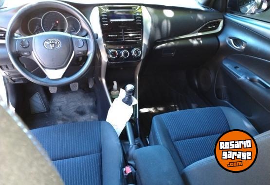 Autos - Toyota Yaris xs 2020 Nafta 32000Km - En Venta