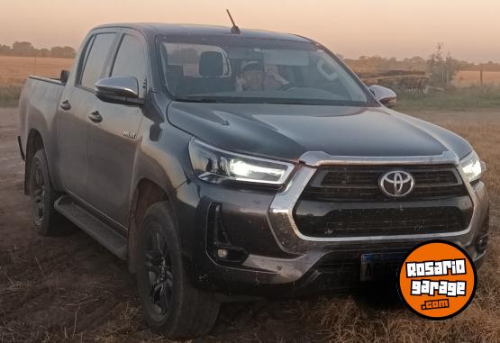 Camionetas - Toyota Hilux 2021 Diesel 135000Km - En Venta