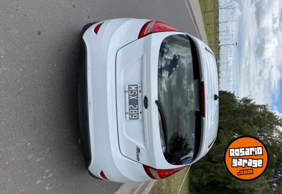 Autos - Ford Fiesta kinetic 2013 Nafta 114000Km - En Venta