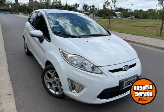 Autos - Ford Fiesta kinetic 2013 Nafta 114000Km - En Venta