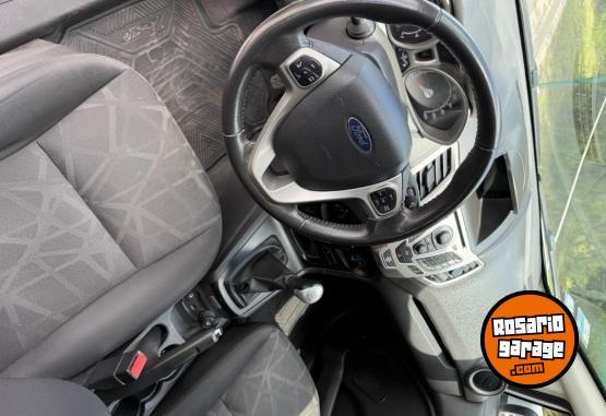 Autos - Ford Fiesta kinetic 2013 Nafta 114000Km - En Venta