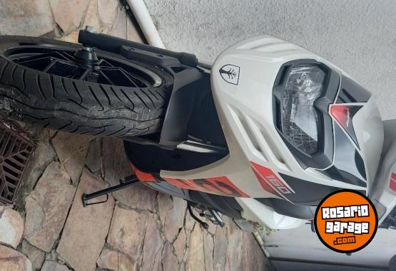 Motos - Aprilia SR 160 2023 Nafta 2500Km - En Venta