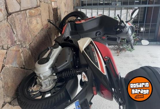 Motos - Aprilia SR 160 2023 Nafta 2500Km - En Venta