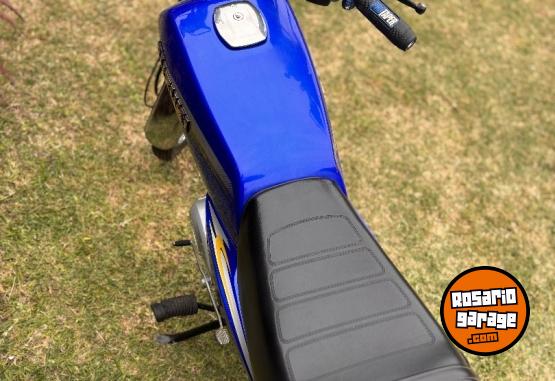 Motos - Suzuki Ax 100 2017 Nafta 10000Km - En Venta