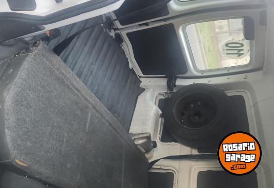 Utilitarios - Peugeot Partner HDI 1.6 Confort 2012 Diesel 269000Km - En Venta