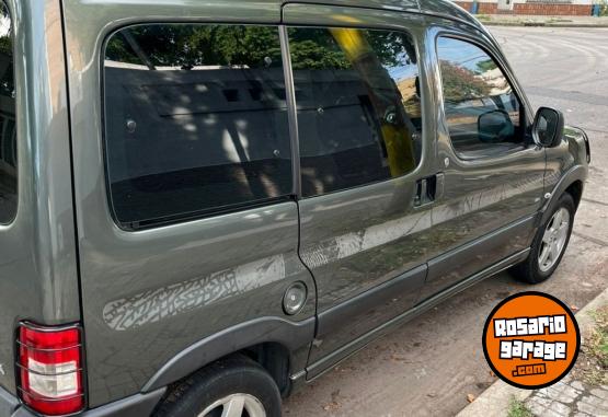 Utilitarios - Peugeot Partner 2012 Diesel 260000Km - En Venta