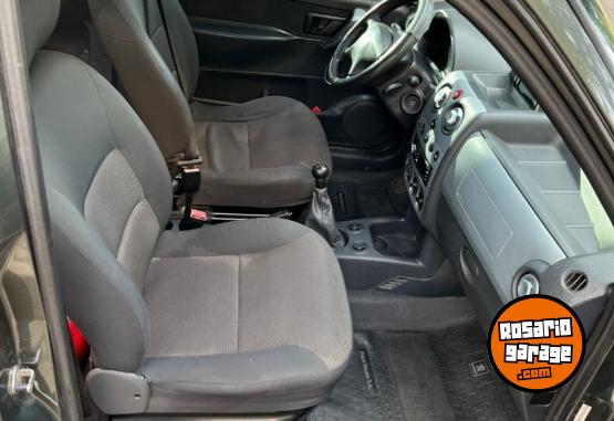 Utilitarios - Peugeot Partner 2012 Diesel 260000Km - En Venta