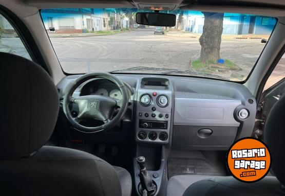 Utilitarios - Peugeot Partner 2012 Diesel 260000Km - En Venta