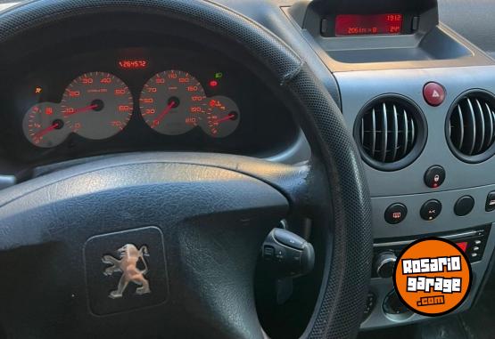 Utilitarios - Peugeot Partner 2012 Diesel 260000Km - En Venta
