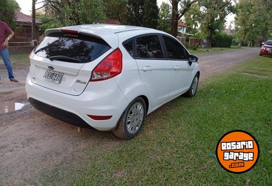 Autos - Ford Fistas 2015 GNC 126000Km - En Venta