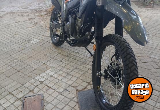 Motos - Honda Tornado 2025 Nafta 900Km - En Venta