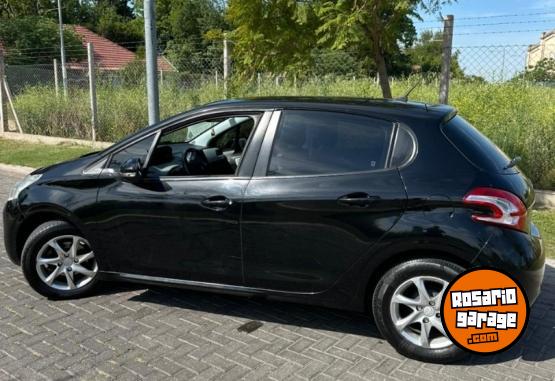 Autos - Peugeot 208 Touchscreen 1.5 2013 Nafta 117000Km - En Venta
