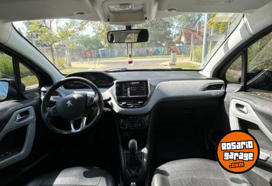 Autos - Peugeot 208 Touchscreen 1.5 2013 Nafta 117000Km - En Venta