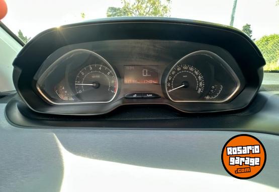 Autos - Peugeot 208 Touchscreen 1.5 2013 Nafta 117000Km - En Venta
