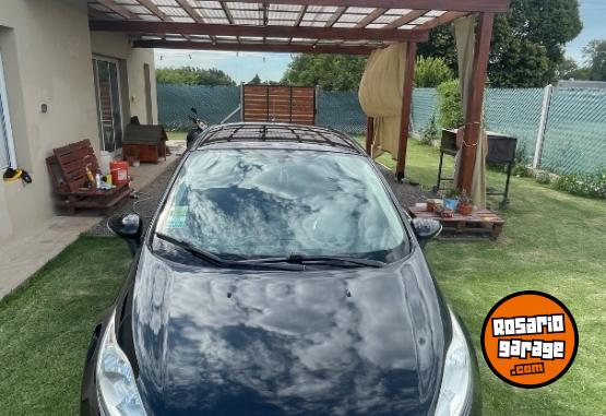 Autos - Ford Fiesta Kinetic Titanium 2012 Nafta 176000Km - En Venta