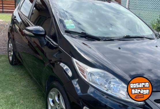 Autos - Ford Fiesta Kinetic Titanium 2012 Nafta 176000Km - En Venta