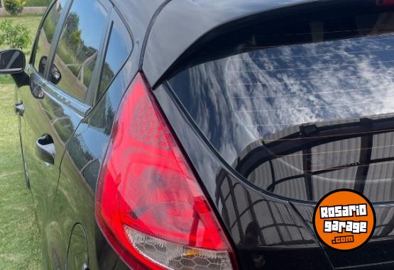 Autos - Ford Fiesta Kinetic Titanium 2012 Nafta 176000Km - En Venta