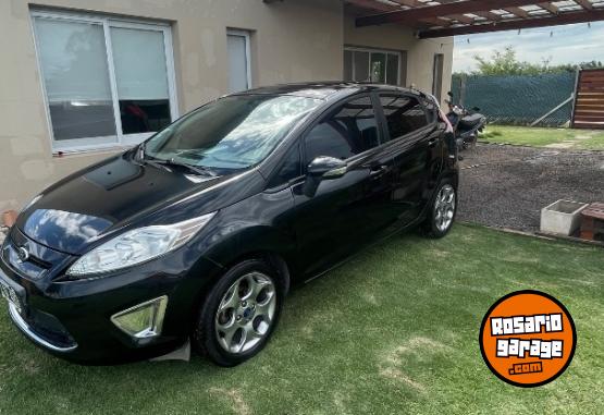 Autos - Ford Fiesta Kinetic Titanium 2012 Nafta 176000Km - En Venta
