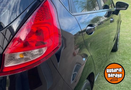 Autos - Ford Fiesta Kinetic Titanium 2012 Nafta 176000Km - En Venta