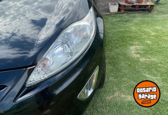 Autos - Ford Fiesta Kinetic Titanium 2012 Nafta 176000Km - En Venta