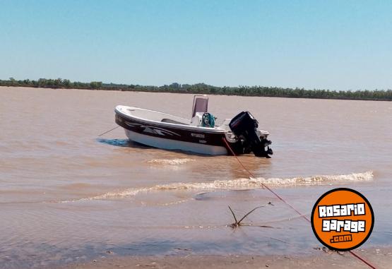 Embarcaciones - Vendo/ Permuto x utilitario exelente Traker 5.40 - En Venta