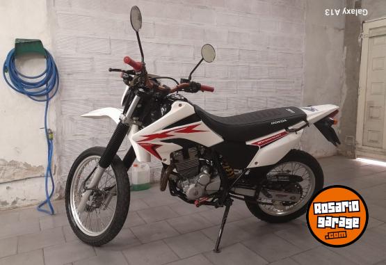 Motos - Honda Tornado 2016 Nafta 20000Km - En Venta