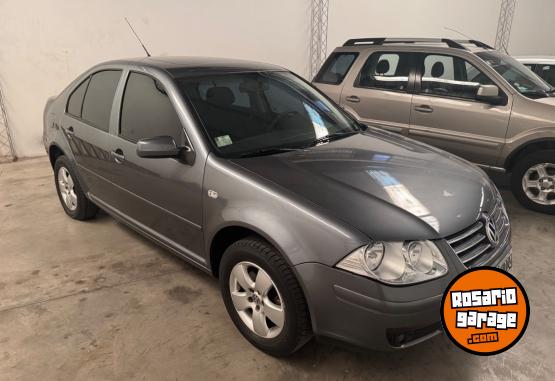 Autos - Volkswagen BORA TRENDLINE 2.0 2011 Nafta 100000Km - En Venta