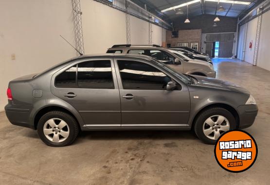 Autos - Volkswagen BORA TRENDLINE 2.0 2011 Nafta 100000Km - En Venta