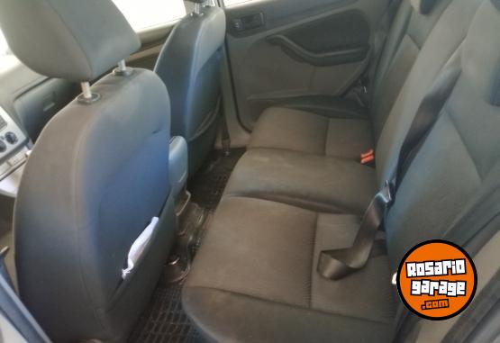 Autos - Ford Focus 2011 GNC 253000Km - En Venta